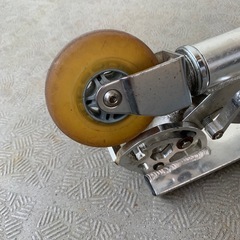 大人も乗れるキックボードの画像