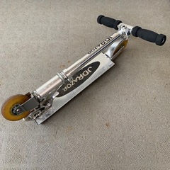 大人も乗れるキックボードの画像