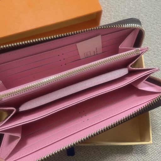 新品未使用✨VUITTON✨長財布
