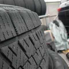 ブリジストン　スタッドレス 225/60R17  六分溝の画像