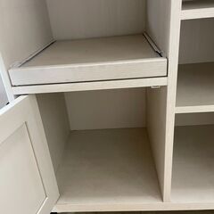 食器棚　No.13655　ホワイト/ナチュラルカラー　キャスター付き　【リサイクルショップどりーむ荒田店】の画像