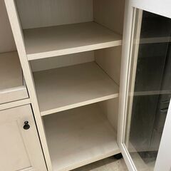 食器棚　No.13655　ホワイト/ナチュラルカラー　キャスター付き　【リサイクルショップどりーむ荒田店】の画像