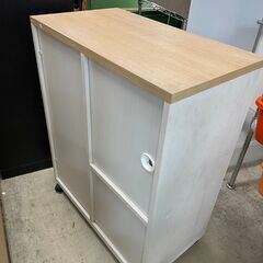 食器棚　No.13655　ホワイト/ナチュラルカラー　キャスター付き　【リサイクルショップどりーむ荒田店】の画像