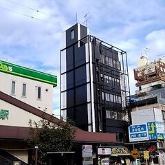 スナックを夜やっています　お昼帯に昼カラオケをやりたい人いませんか?