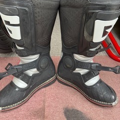 モトクロスブーツの画像