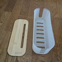 小物入れ2つ　アクセサリー入れ1つ　ケーブル収納1つ　の画像