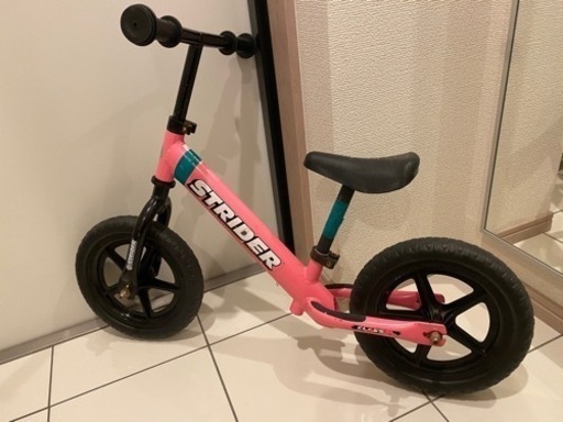 ストライダー　ピンク