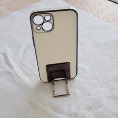 【新品】iPhone用スタンドケース★ホワイト★6.1インチ★ipone13の画像