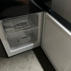 O2411-117 2ドア冷凍冷蔵庫 N グラシア NTR-106BK 2022年制 106L キズ汚れ有りの画像