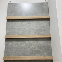 突っ張り 収納 おしゃれ ディスプレイラック 壁掛け 間仕切り パーテーション 壁面収納 棚 ラック スリム ディスプレイ LOWYAの画像
