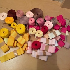ロールリボン 暖色の画像