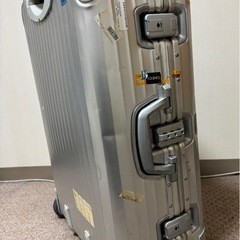 リモワスーツケースの画像