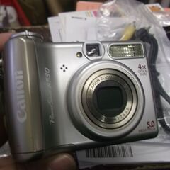 Canon PowerShot A530　キャノン　 コンパクトカメラ デジタルカメラ  ストロボつかないジャンク品ですの画像