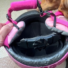 キッズ用ヘルメットとゴーグルセットの画像