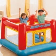 室内遊園地　トランポリン　ボールプールの画像