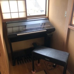 電子ピアノ　エレクトーン