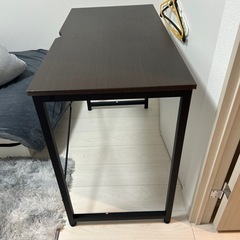 パソコンデスクの画像