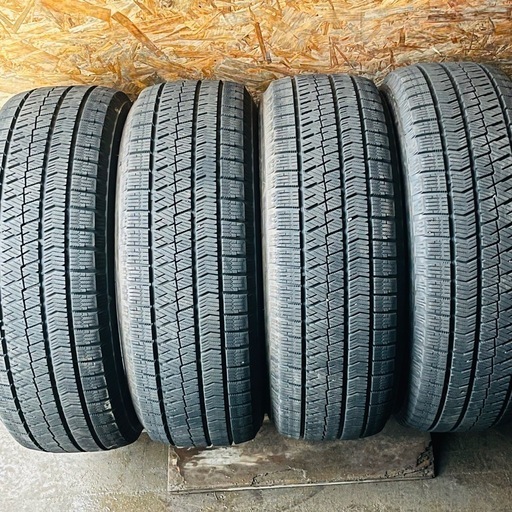 極上タイヤ　BRIDGESTONE ブリヂストン　ブリジストン　VRX2 215/60R16 スタッドレス　タイヤ　2019年製　16インチ