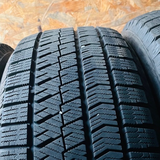 極上タイヤ　BRIDGESTONE ブリヂストン　ブリジストン　VRX2 215/60R16 スタッドレス　タイヤ　2019年製　16