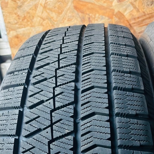 極上タイヤ　BRIDGESTONE ブリヂストン　ブリジストン　VRX2 215/60R16 スタッドレス　タイヤ　2019年製　16
