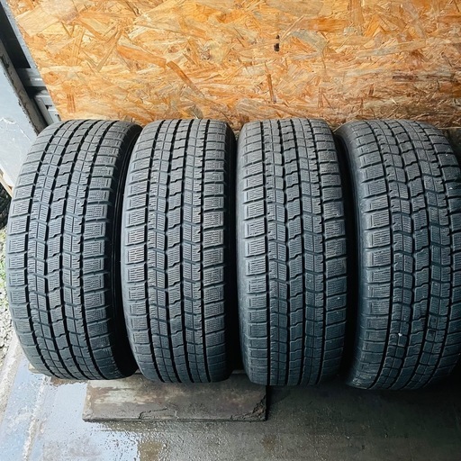 バリ山　GOODYEAR ICENAVI7 235/50R18 スタッドレス　タイヤ　2018年製　18インチ