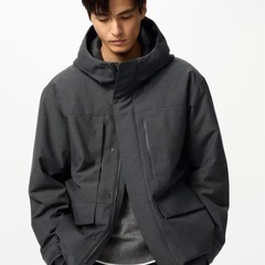 11/25処分　UNIQLOハイブリッドダウンパーカLサイズ