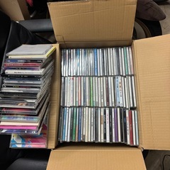 CDまとめ売り 1箱約100枚 1枚20円　在庫6箱ありフリマ商...