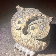 フクロウの石像