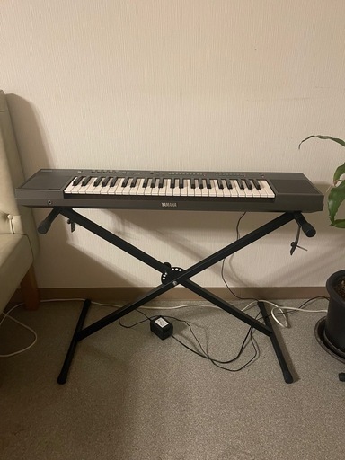 電子ピアノ　スタンド付き！