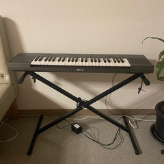 電子ピアノ　スタンド付き！
