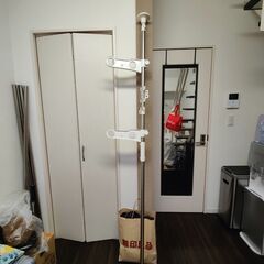 ３ｍ突っ張り棒　二本　用途色々　無料で差し上げます。の画像