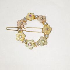 新品！月と花のヘアピン4個セット　バレッタ　ヘアクリップの画像