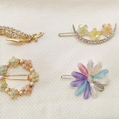 新品！月と花のヘアピン4個セット　バレッタ　ヘアクリップ