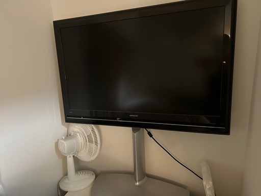 HITACHI製42型テレビ　自立式