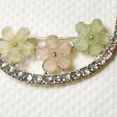 新品！月と花のヘアピン2個セット　ヘアクリップの画像