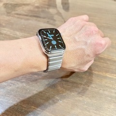 アップルウォッチseries4 44mmミラネーゼループ ベルト ステンレスの画像