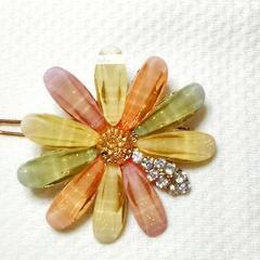 新品！花と月のヘアピン2個セット　ヘアクリップ　バレッタの画像