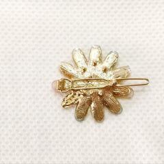 新品！花のヘアピン　ヘアクリップの画像