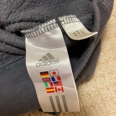 adidasアディダス パーカー メンズXLの画像