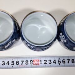 お茶呑茶碗・湯呑茶碗（松竹梅柄）の画像