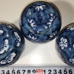 お茶呑茶碗・湯呑茶碗（松竹梅柄）の画像