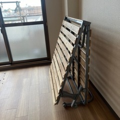 シングルベッドフレーム＋ニトリ敷布団付きの画像