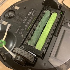 ルンバ　e5 ロボット掃除機　本体と充電器、交換パーツの画像