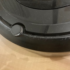 ルンバ　e5 ロボット掃除機　本体と充電器、交換パーツの画像