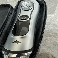 ブラウン メンズ電気シェーバー シリーズ9 9292cc 5カットシステム 洗浄器付 密着3Dヘッド 人工知能 自動調整 水洗い お風呂剃り可の画像