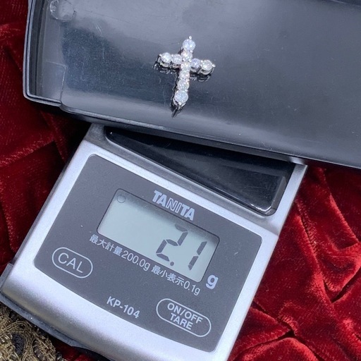 クロス　ペンダント　ダイヤ　1ct 2.1g pt900