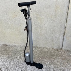 クロスバイク鍵•空気入れ付き/自転車/6段変速の画像
