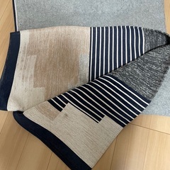 ニトリ　ジャガード織りラグ(ジオステアo 185X185)の画像