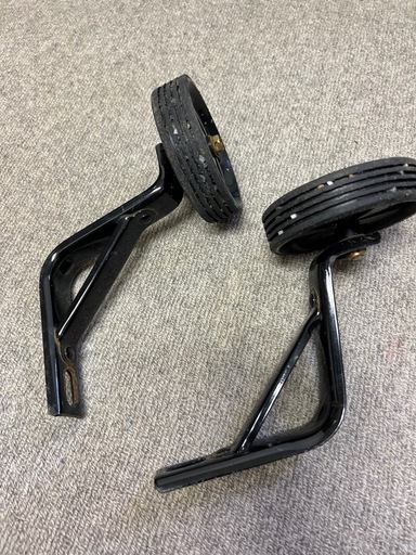 16インチ子供用自転車付補助輪