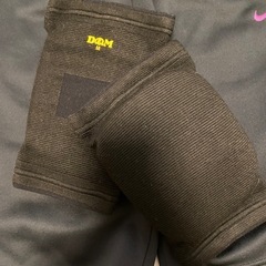 NIKE上下　・　バレー膝当ての画像